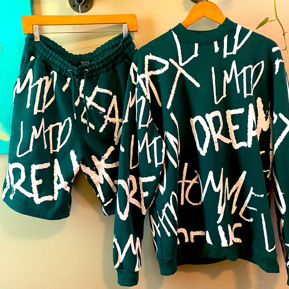 Green graffiti sweat short set